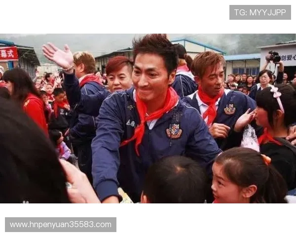 成龙香港足球明星队携手公益传递足球精神助力青少年成长